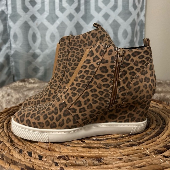 athlefit Shoes - Women’s Size 9.5 Leopard Print Shoes Wedge Boots Zip Sneaker Booties Athlefit